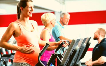 can i walk on treadmill while pregnant